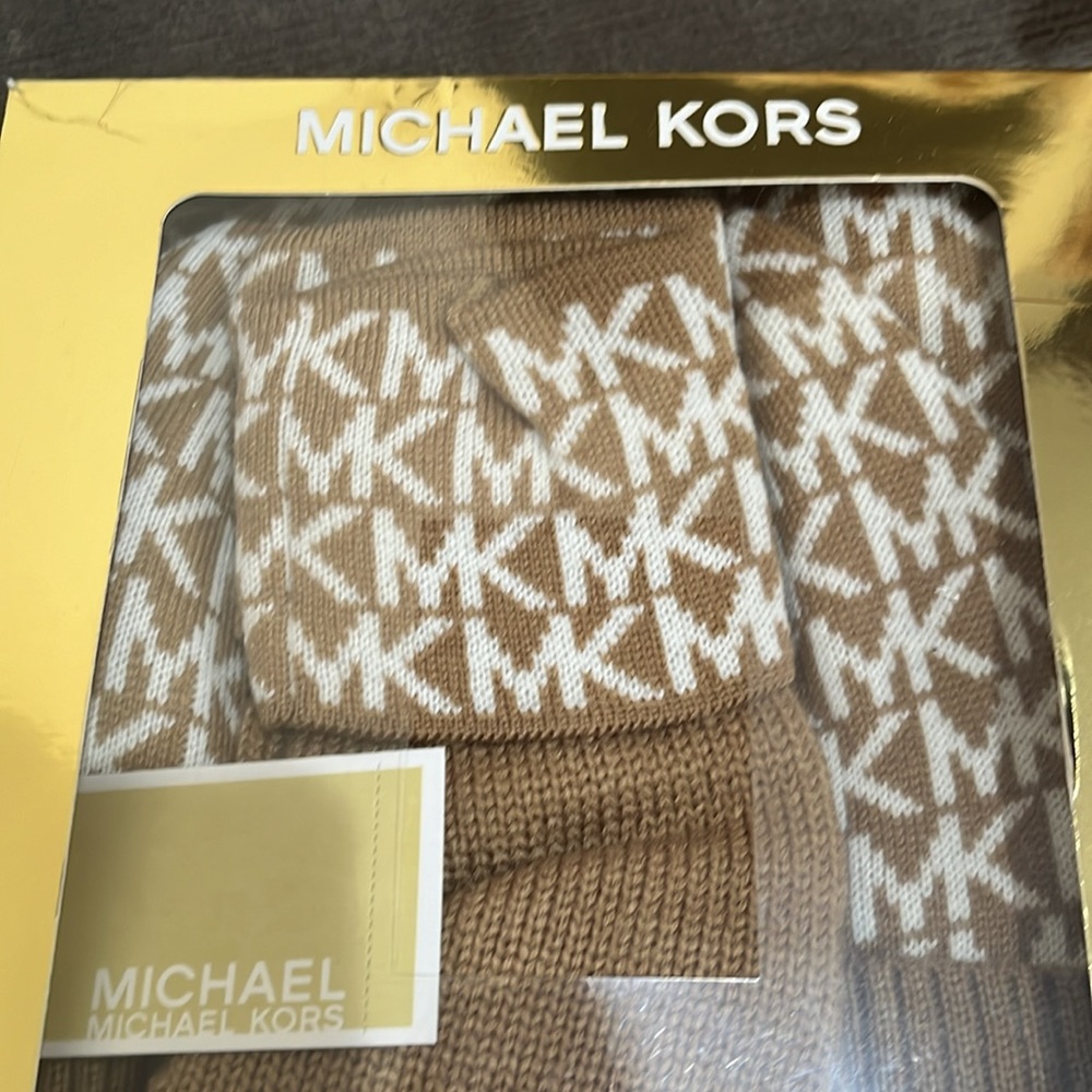 Michael Kors scarf, hat and glove set - Picture 2 of 3